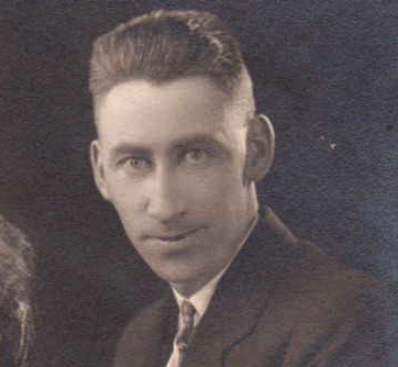 Photo of photos/Angus MacLennan wedding portrait 1924_crop